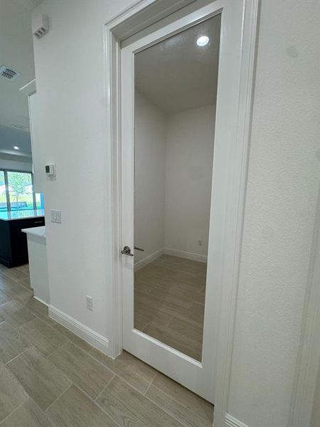 Spacious, unfurnished interior of a new home in Ridgehaven, Ormond Beach (Image 14).