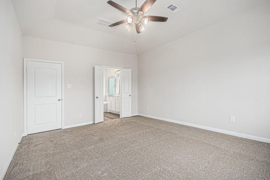 Spacious, unfurnished interior of a new home in , Bay City (Image 14). Spacious, unfurnished interior of a new home in , Bay City (Image 14).