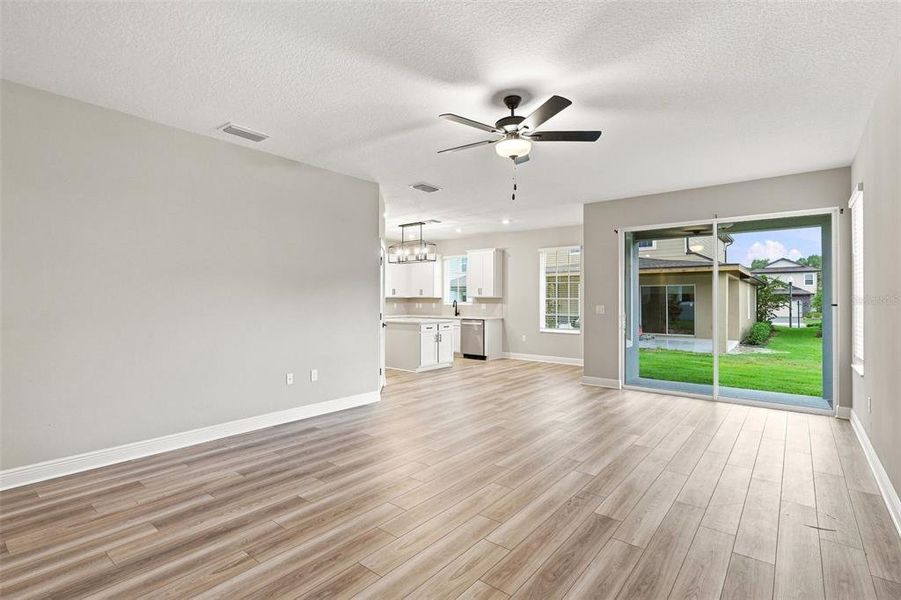 Spacious, unfurnished interior of a new home in Reunion Village, Kissimmee (Image 18).