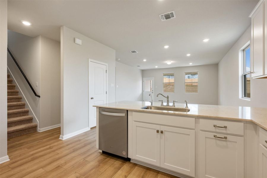 Photos are representative images and renderings for illustrative purposes only. Actual structural options and design images of the home may vary.