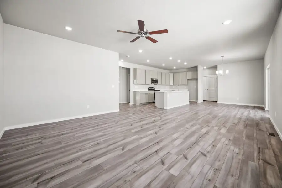 Spacious, unfurnished interior of a new home in The Glen, Colorado Springs (Image 14).
