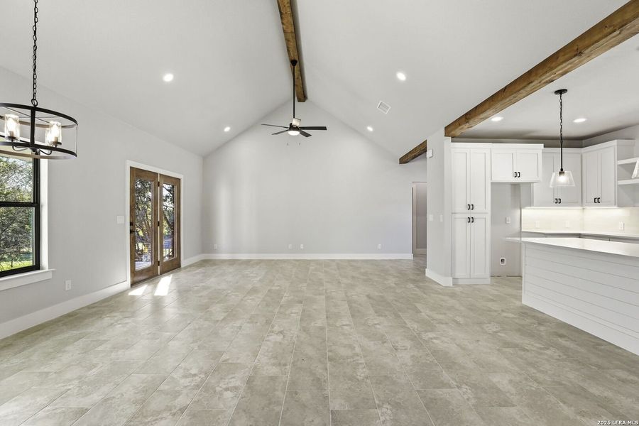 Spacious, unfurnished interior of a new home in , Canyon Lake (Image 16).