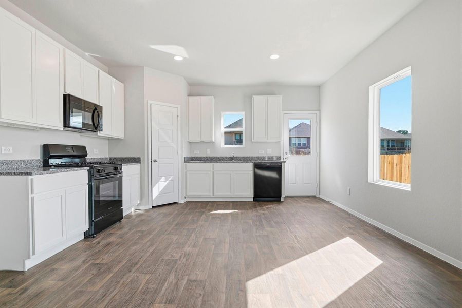 Light & Bright Open Concept Kitchen