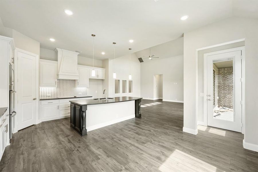 Furnished interior view inside a new home in Ridgepoint, Midlothian (Image 14).