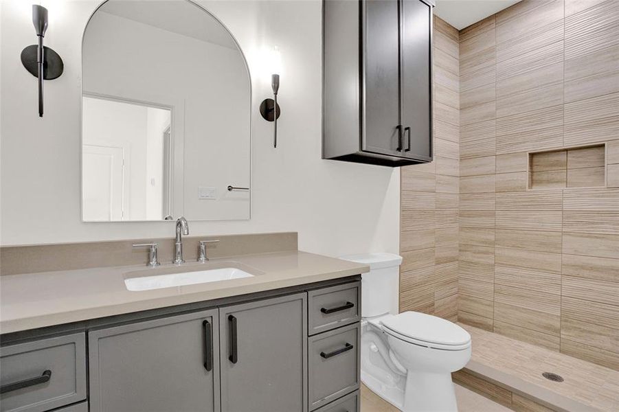 Furnished interior view inside a new home in , Tyler (Image 17).