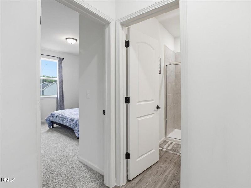 30-Guest Bed-Bath