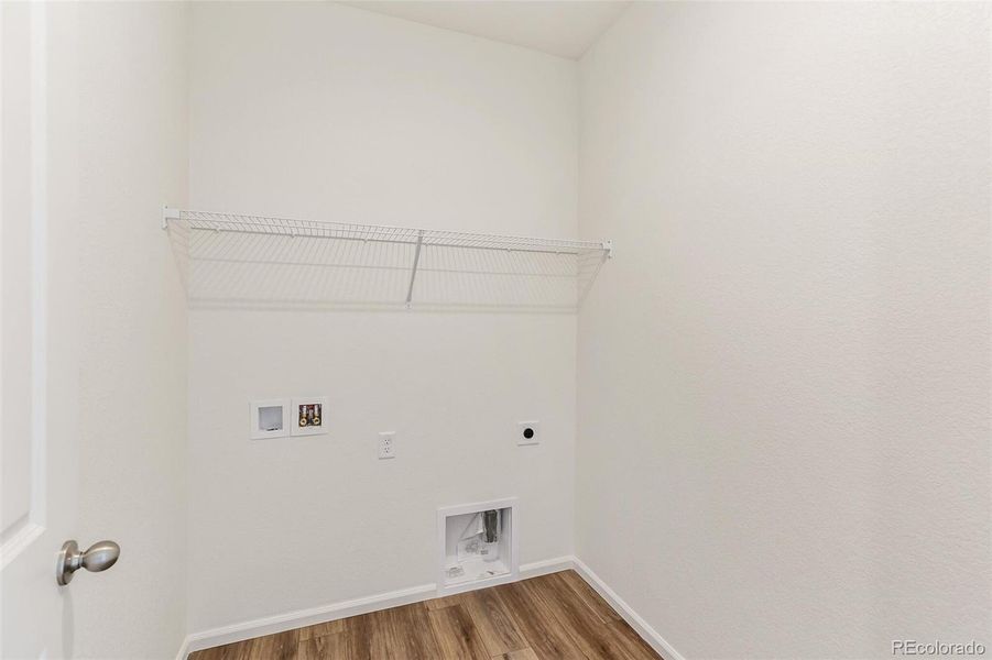 Spacious, unfurnished interior of a new home in Terrain Oak Valley, Castle Rock (Image 24).