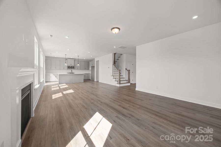 Spacious, unfurnished interior of a new home in Lakeside Glen, York (Image 23).