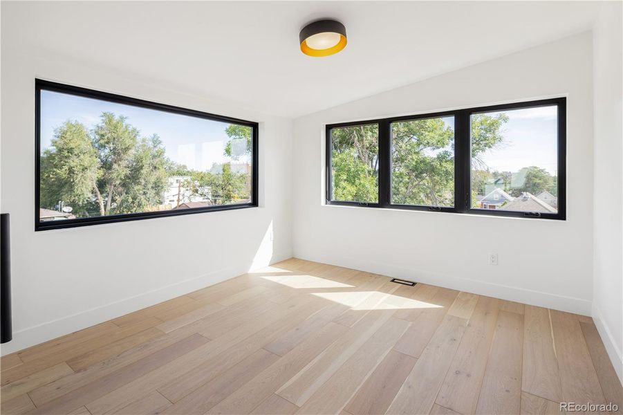 Spacious, unfurnished interior of a new home in , Denver (Image 13).