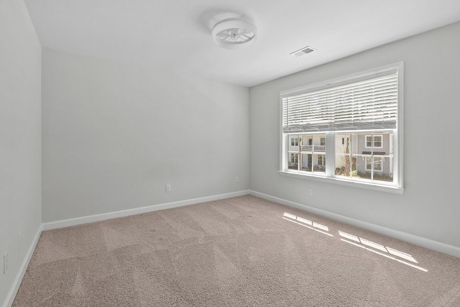 Spacious, unfurnished interior of a new home in , Summerville (Image 26).