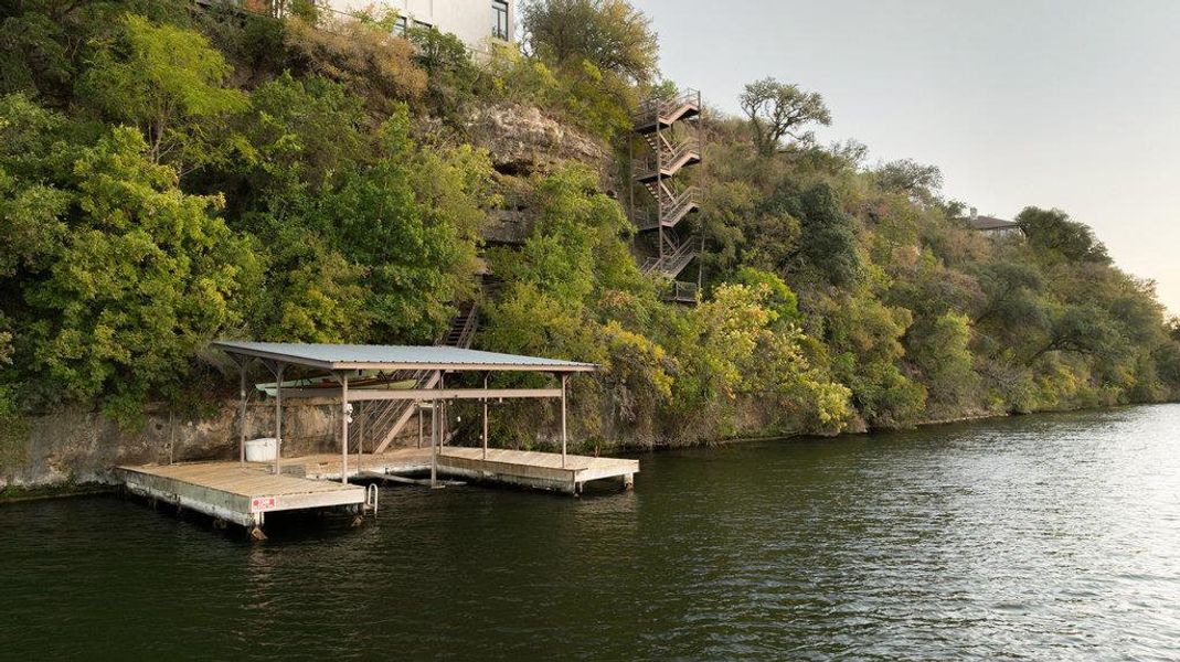 Image 10 of a home in .