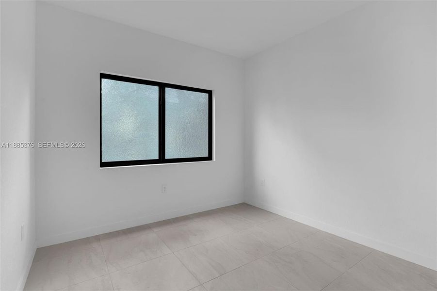 Spacious, unfurnished interior of a new home in , Miami (Image 18).