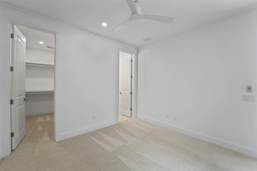 Spacious, unfurnished interior of a new home in , Hollywood (Image 26).