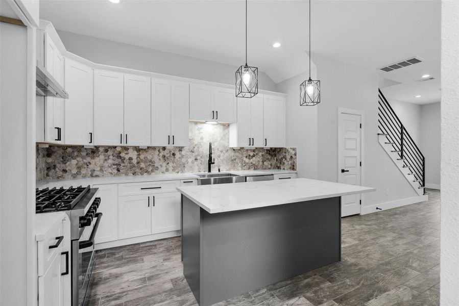 Image 4 of a home in . Image 4 of a home in .