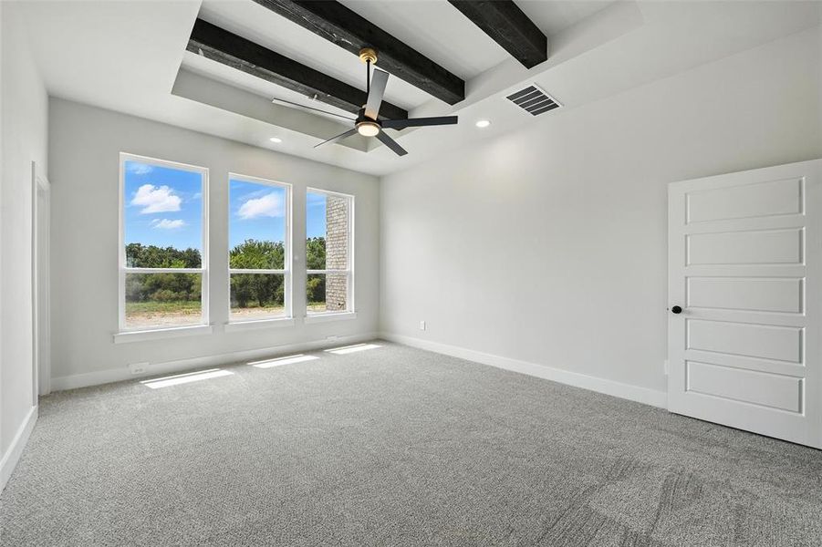 Spacious, unfurnished interior of a new home in , Weatherford (Image 25).