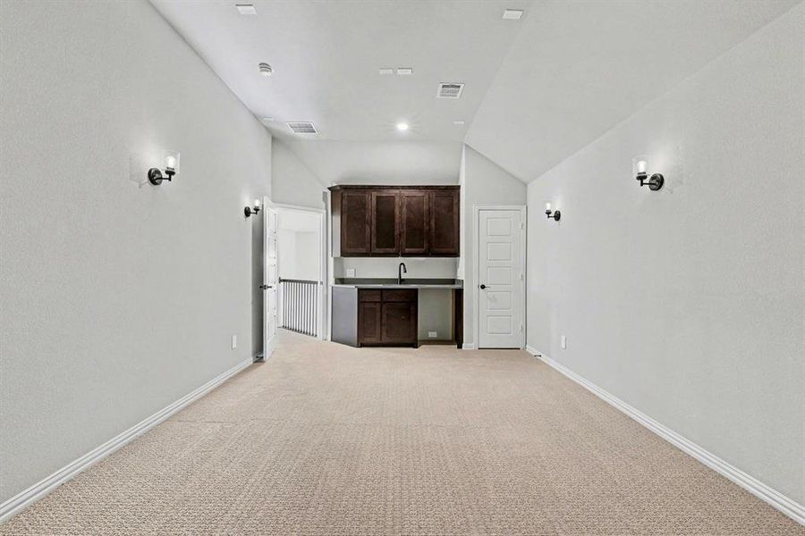 Spacious, unfurnished interior of a new home in Malabar Hill, Prosper (Image 25). Spacious, unfurnished interior of a new home in Malabar Hill, Prosper (Image 25).
