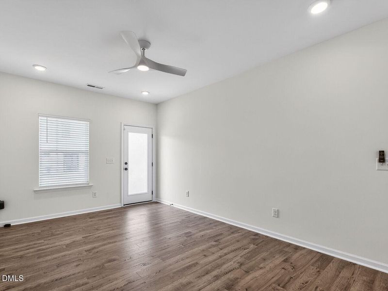 015-1280x960-family-room