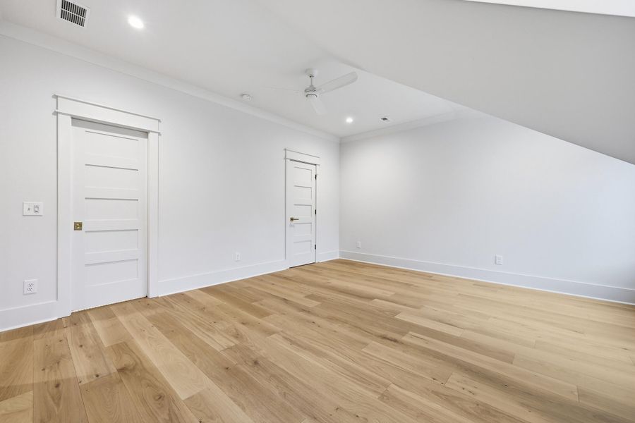 Spacious, unfurnished interior of a new home in , Mount Pleasant (Image 22).