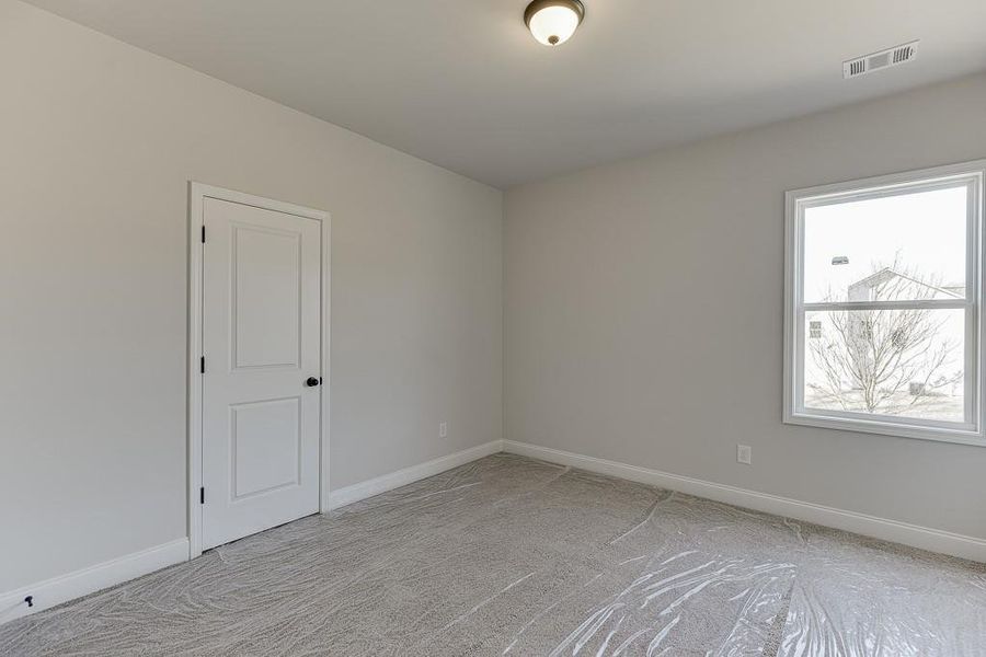 Spacious, unfurnished interior of a new home in , Jefferson (Image 23).