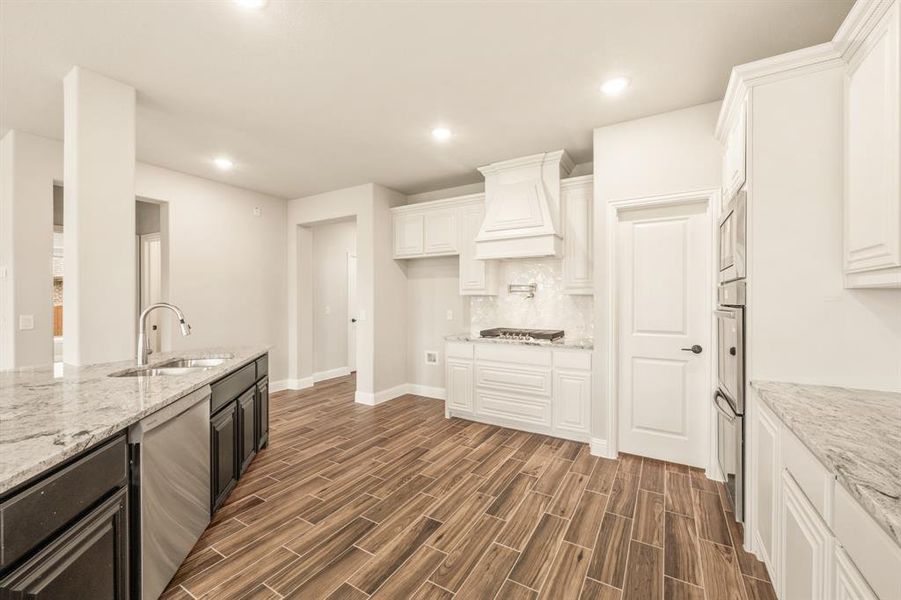 Furnished interior view inside a new home in Hampton Park, Glenn Heights (Image 11).