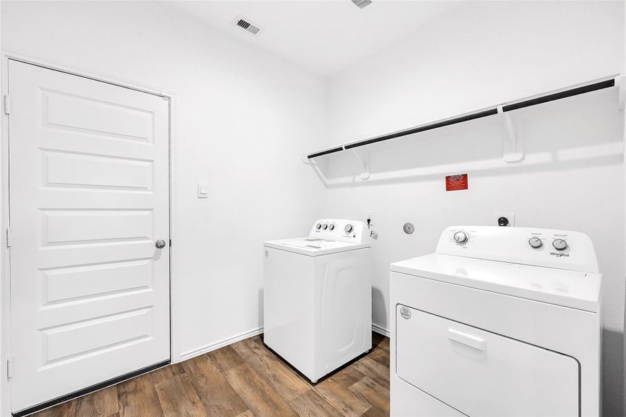 *Images and 3D tour are for illustration only and options may vary from home as built. *Images and 3D tour are for illustration only and options may vary from home as built.