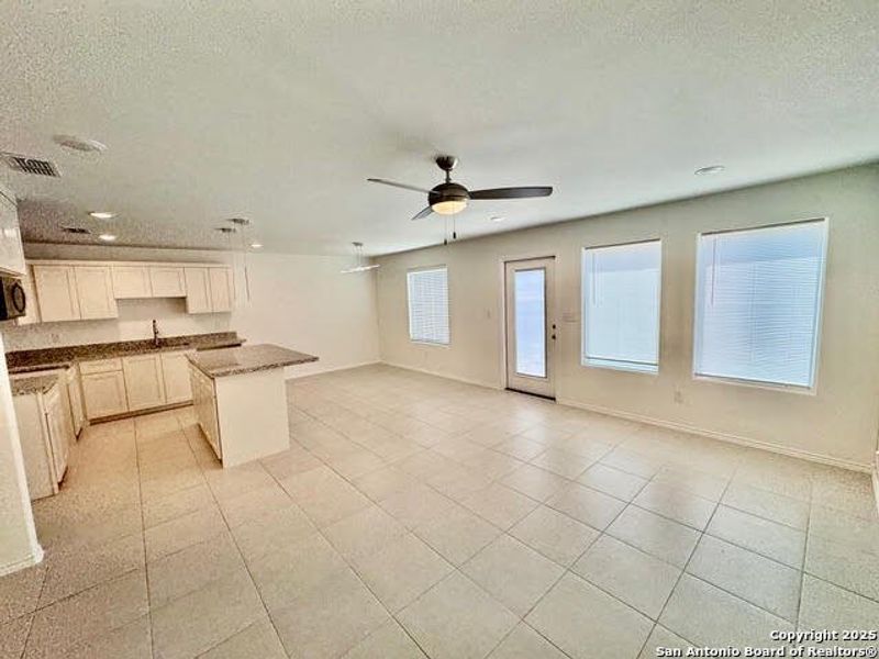 Spacious, unfurnished interior of a new home in , Laredo (Image 13). Spacious, unfurnished interior of a new home in , Laredo (Image 13).