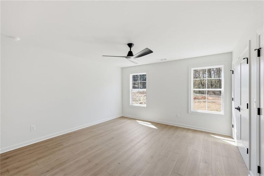 Spacious, unfurnished interior of a new home in , Gainesville (Image 29).