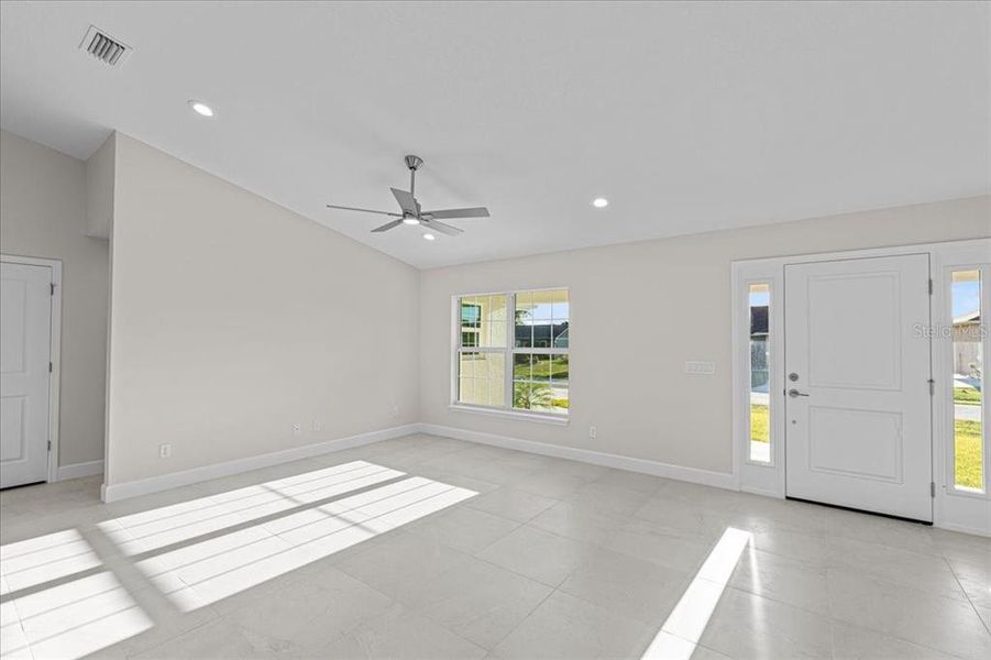 Spacious, unfurnished interior of a new home in , Englewood (Image 19).