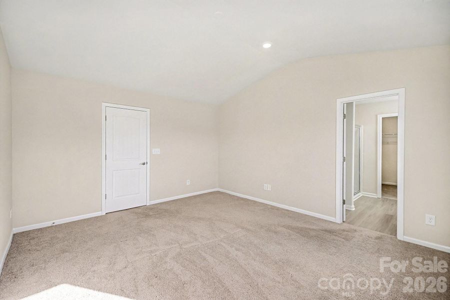 Spacious, unfurnished interior of a new home in , Shelby (Image 17).