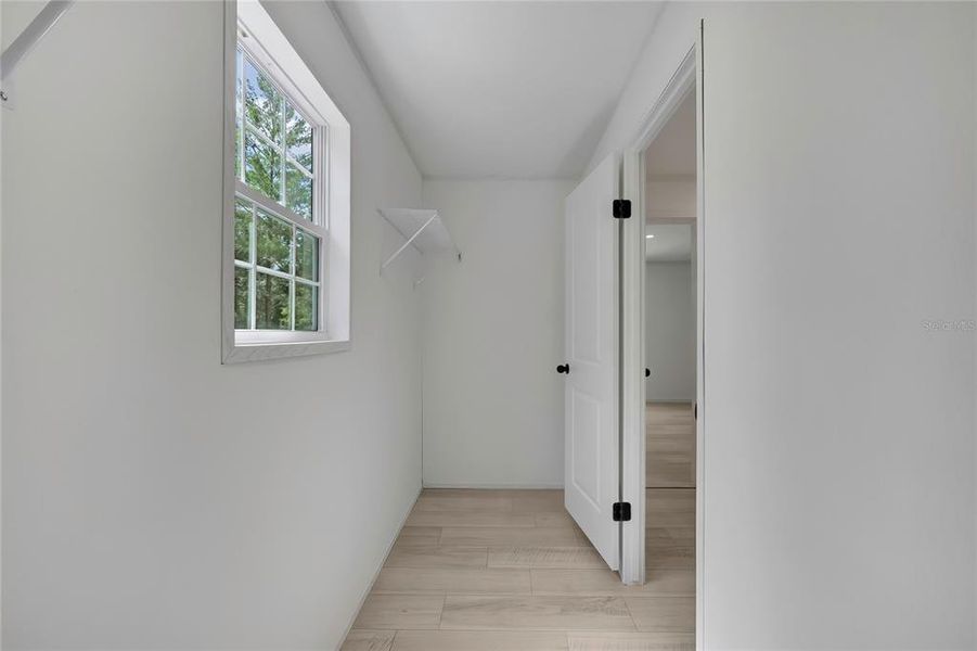 Spacious, unfurnished interior of a new home in , Homosassa (Image 14).