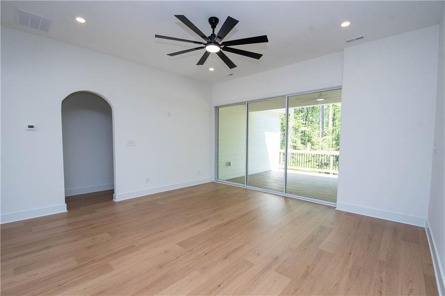 Spacious, unfurnished interior of a new home in , Fayetteville (Image 33).