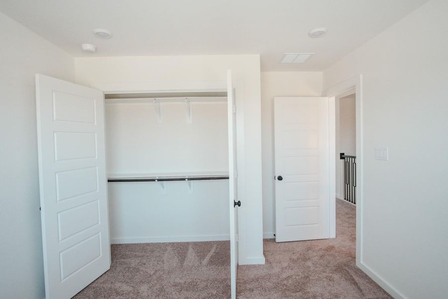 Spacious, unfurnished interior of a new home in Foxtail Palms, Manvel (Image 13).