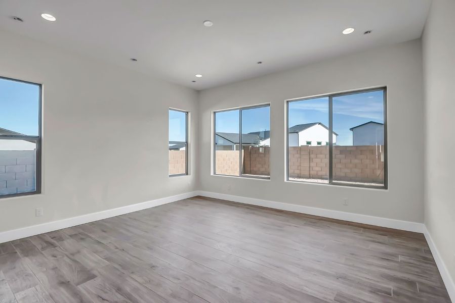 Spacious, unfurnished interior of a new home in Overlook at The Dells, Prescott (Image 25).
