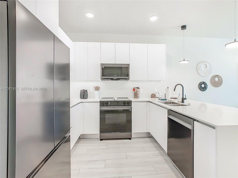 Furnished interior view inside a new home in , Clermont (Image 19).