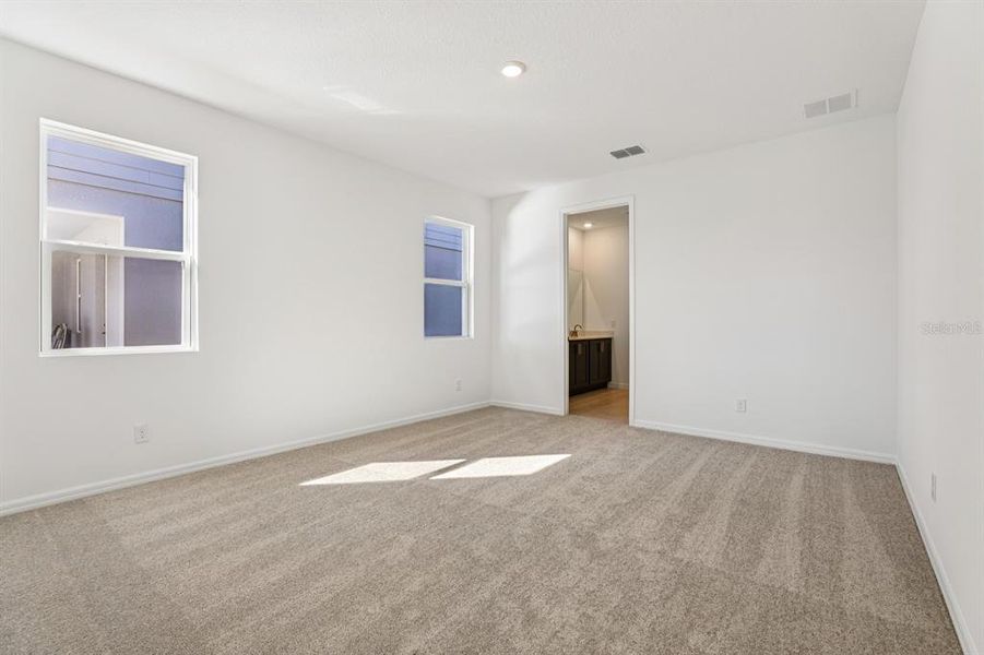 Spacious, unfurnished interior of a new home in Sunbrooke, St. Cloud (Image 33).