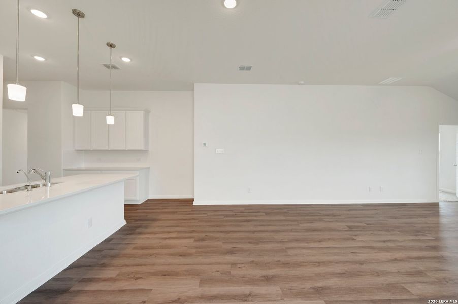 Spacious, unfurnished interior of a new home in Greenspoint Heights, Seguin (Image 40).