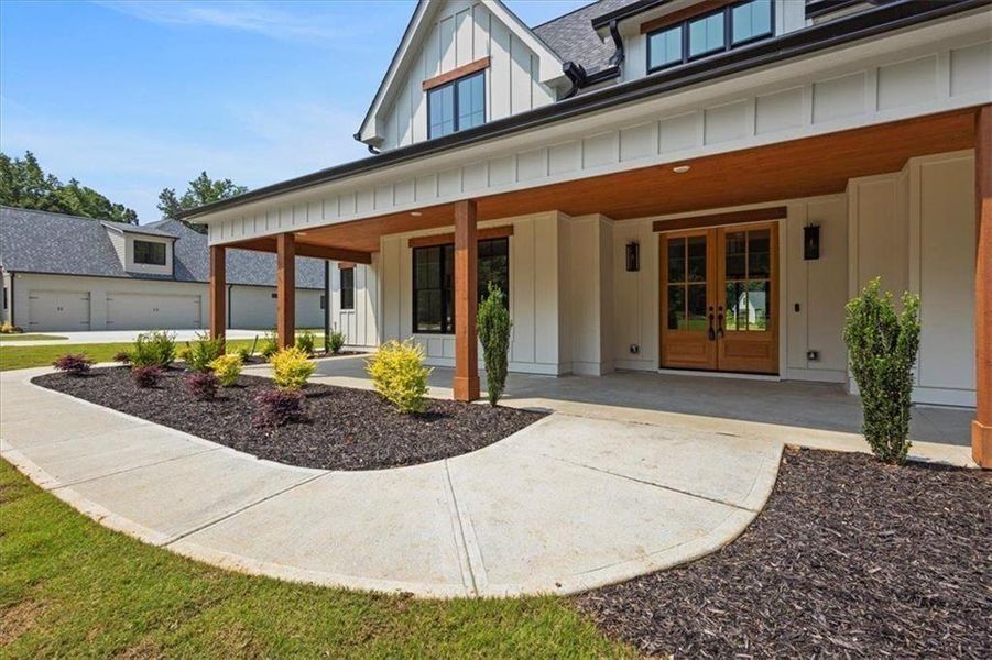 Exterior details and patio area of a home in , Gainesville (Image 35).