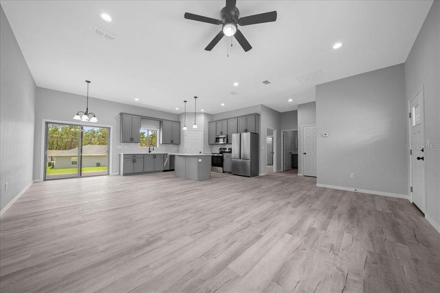 Spacious, unfurnished interior of a new home in , Ocala (Image 26).