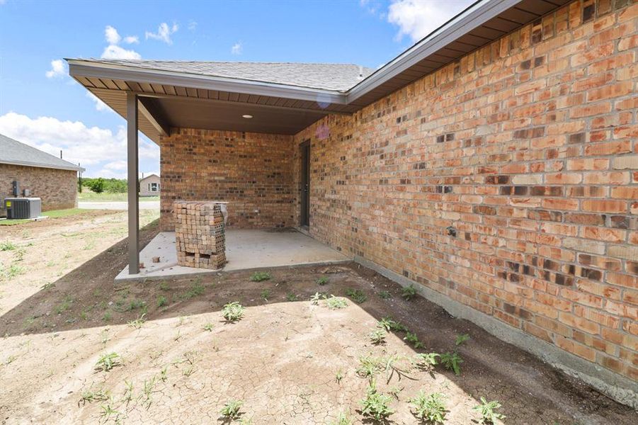 Exterior details and patio area of a home in , Coleman (Image 3).