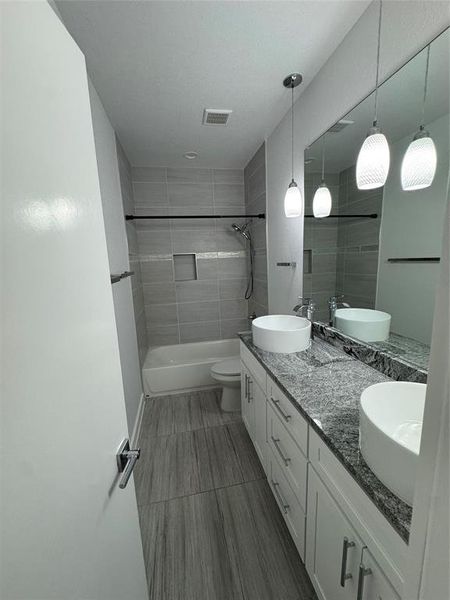 Furnished interior view inside a new home in , Waxahachie (Image 6). Furnished interior view inside a new home in , Waxahachie (Image 6).