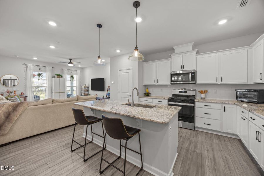 24-web-or-mls-IMG_9027 24-web-or-mls-IMG_9027