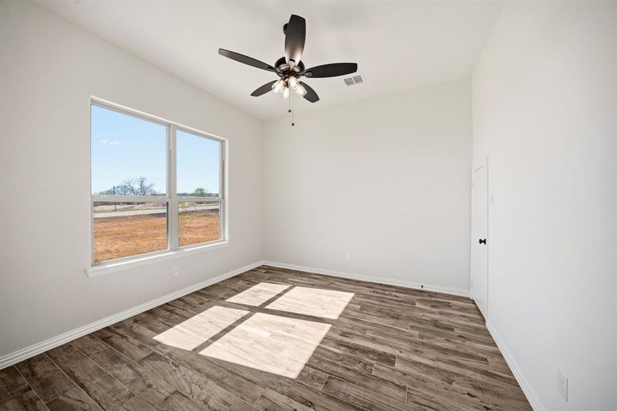 Spacious, unfurnished interior of a new home in , Waxahachie (Image 23).