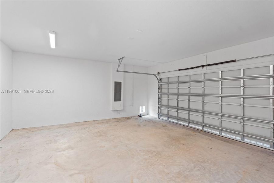 Spacious, unfurnished interior of a new home in , Homestead (Image 21).