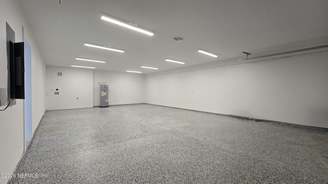 Spacious, unfurnished interior of a new home in , Jacksonville Beach (Image 45).