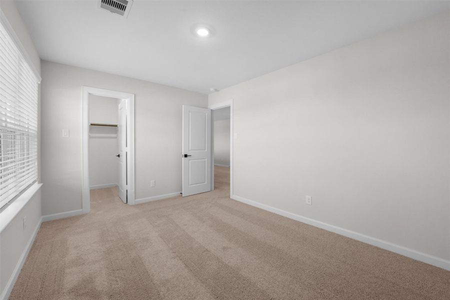 Spacious, unfurnished interior of a new home in Wedgewood Forest, Conroe (Image 20). Spacious, unfurnished interior of a new home in Wedgewood Forest, Conroe (Image 20).