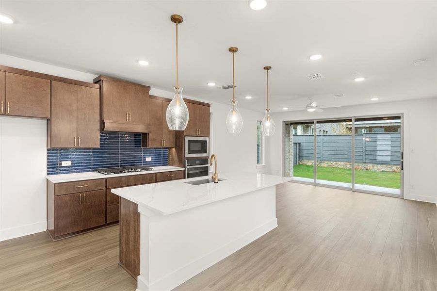 08. 1141 Amaryllis - Kitchen (2)