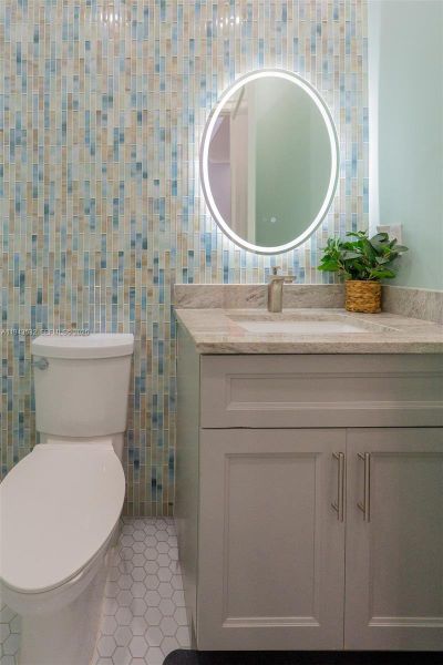 Furnished interior view inside a new home in , Parkland (Image 50).