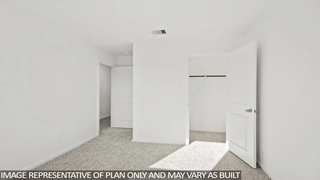 Spacious, unfurnished interior of a new home in Silverthorne, Conroe (Image 16). Spacious, unfurnished interior of a new home in Silverthorne, Conroe (Image 16).
