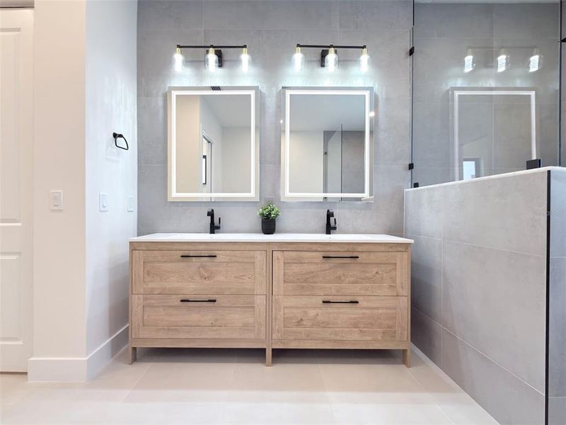 Furnished interior view inside a new home in , Port Charlotte (Image 15).