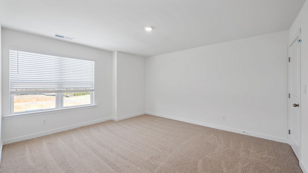 Spacious, unfurnished interior of a new home in Hillcrest Landing, McDonald (Image 24).